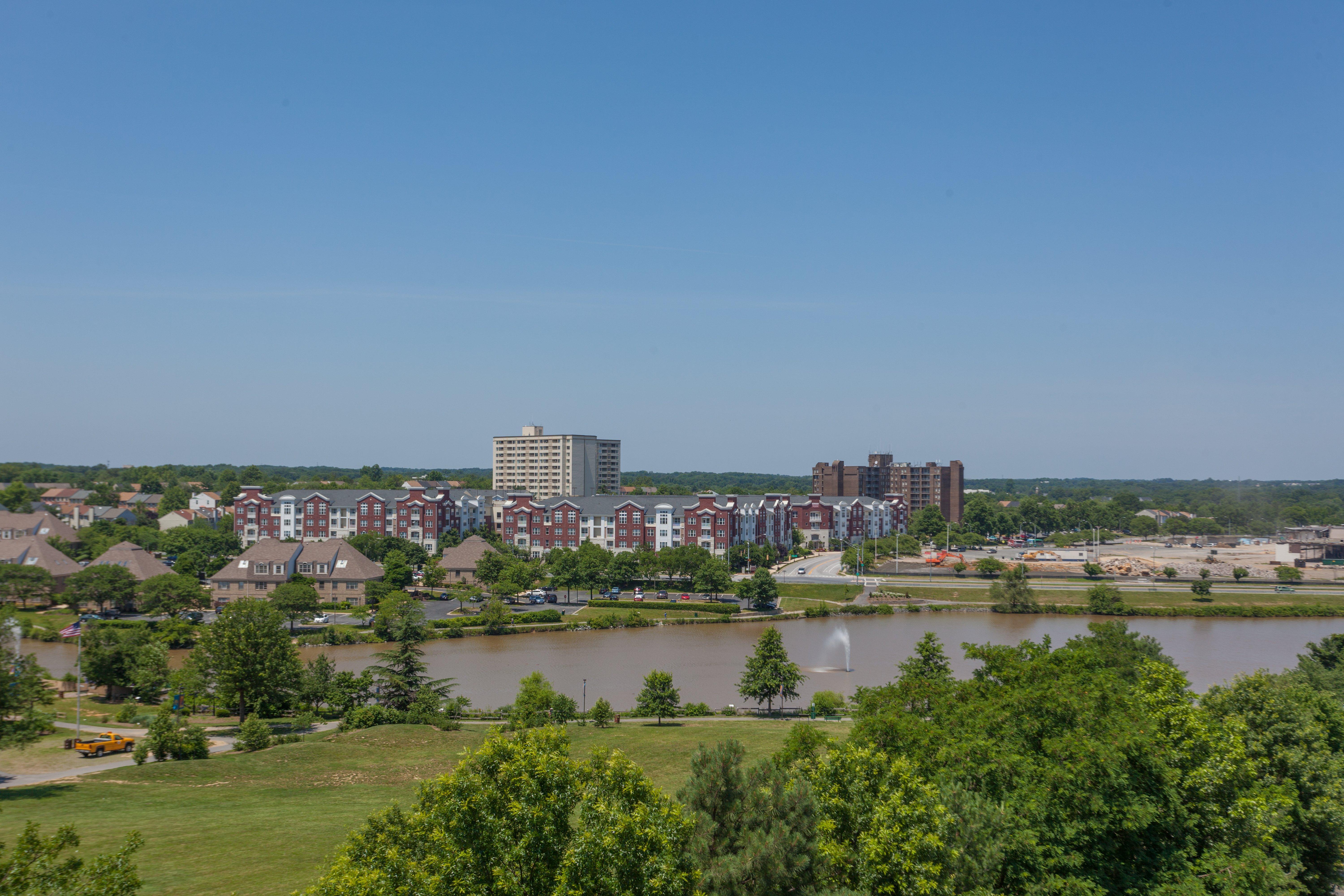 Holiday Inn Express & Suites Laurel Lakes, An Ihg Hotel Exteriör bild